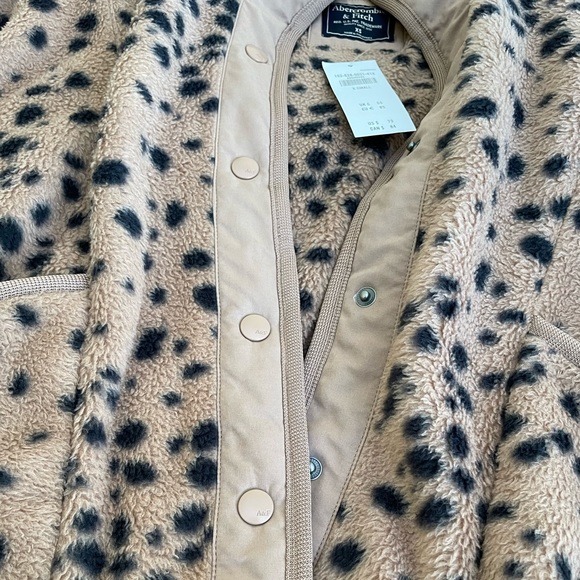 Abercrombie Polar Fleece Snap-Up Jacket - Picture 3 of 5